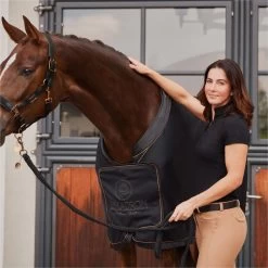 2023 Eskadron Platinum Softshell Air Sweat Rug 128539331290 - Black -Harness Store 6472 202320Eskadron20Platinum20Softshell20Air20Sweat20Rug2012853933129020 20Black20Lifestyle201.700x700